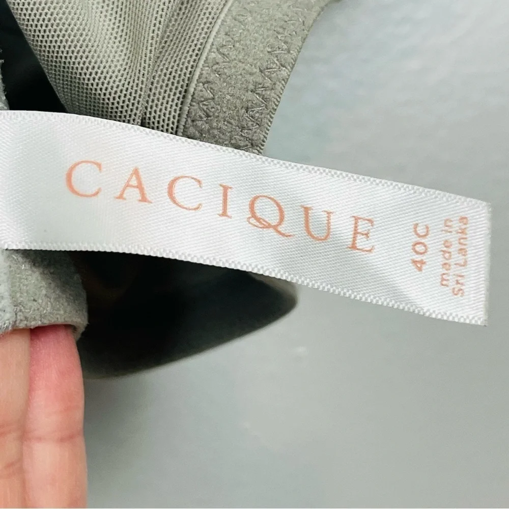 Cacique gray floral Lightly Lined T-shirt underwire adjustable strap bra, 40C.